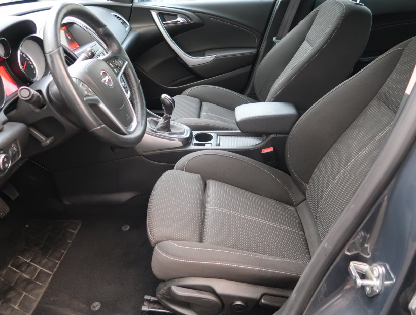 Opel Astra, 2014