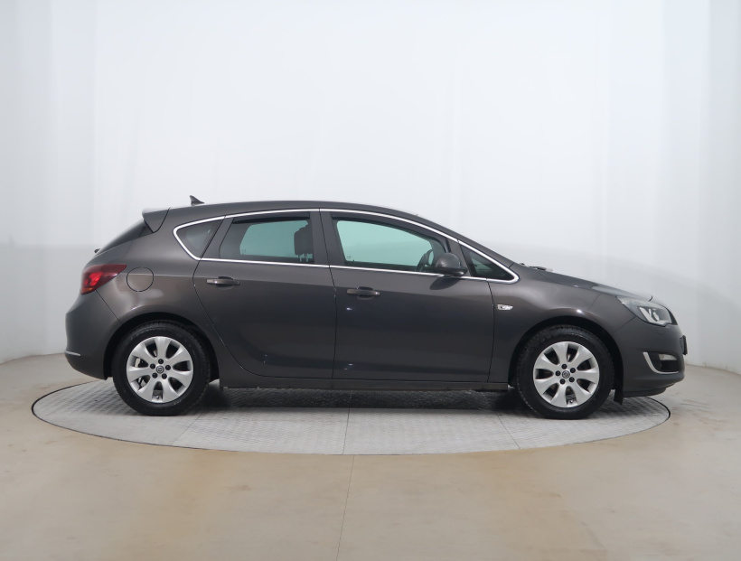 Opel Astra, 2014