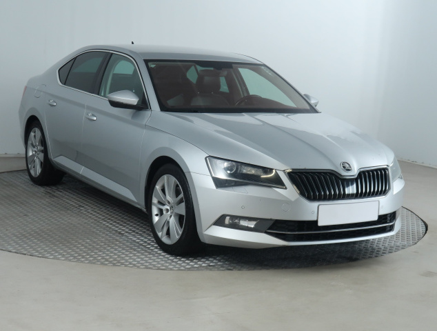Škoda Superb 2016