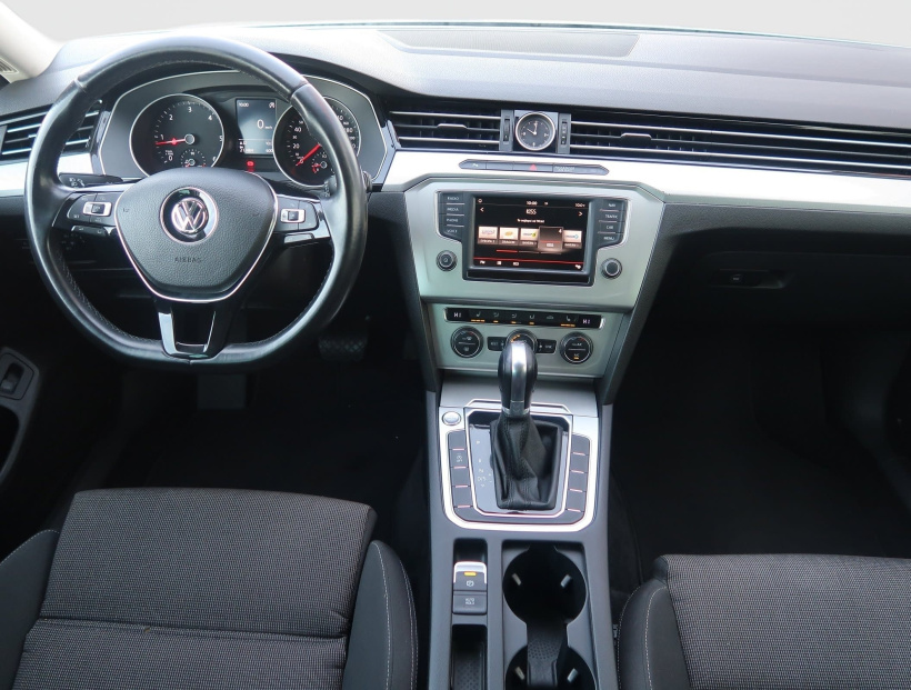 Volkswagen Passat, 2015