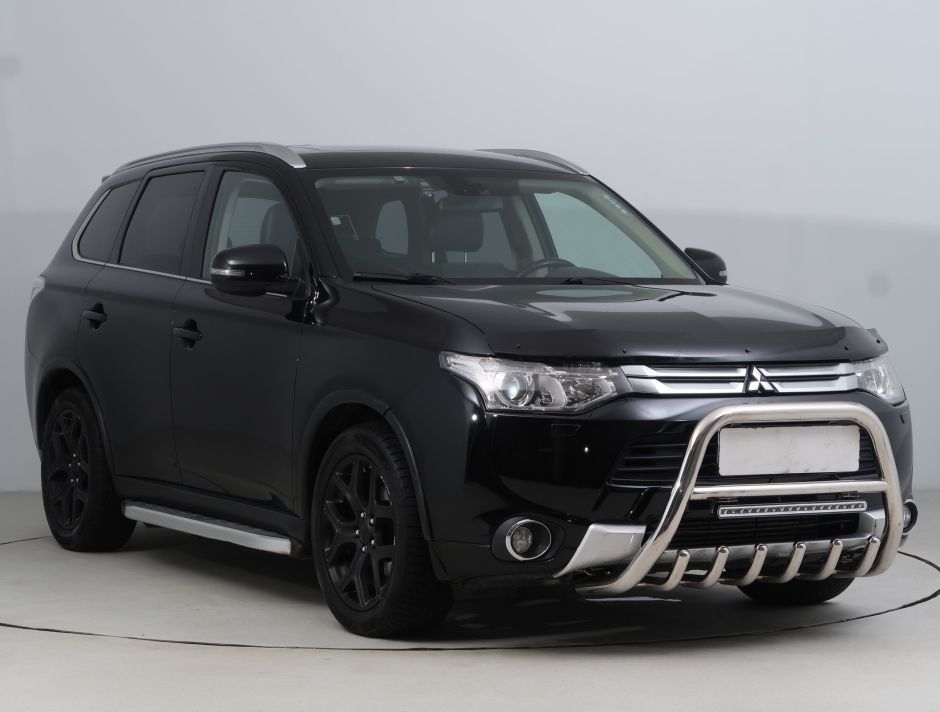 Mitsubishi Outlander - 2014