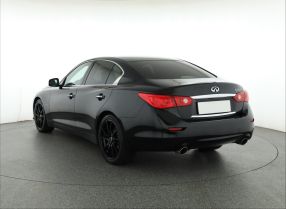Infiniti Q50 - 2015