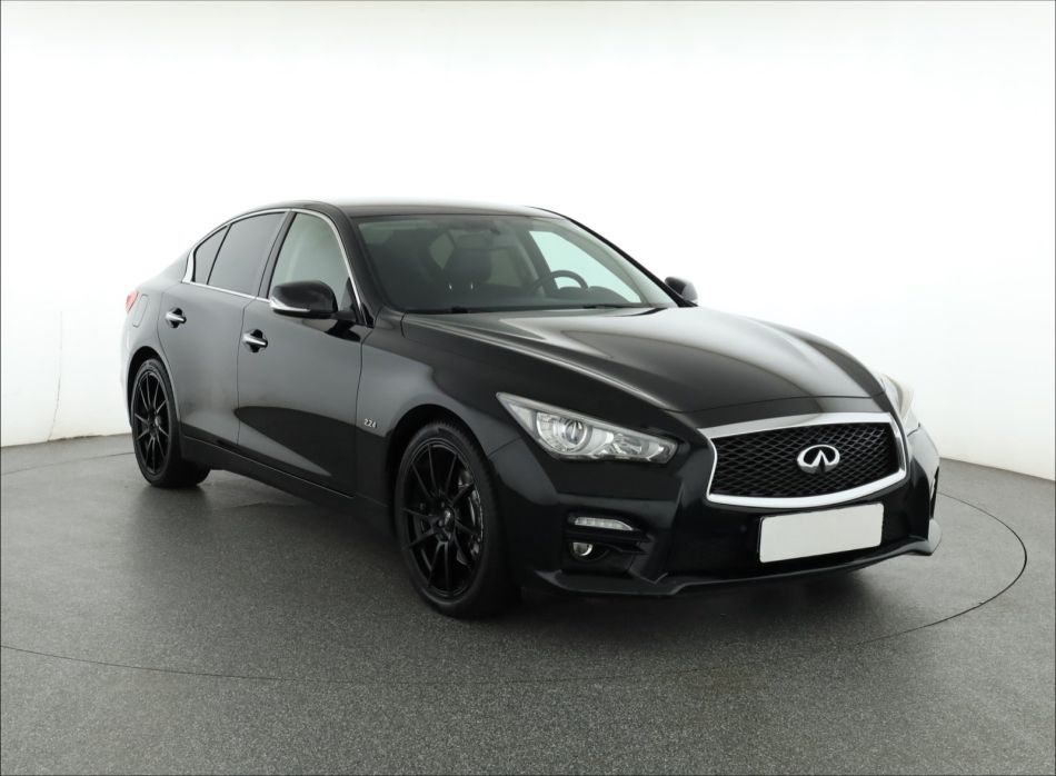 Infiniti Q50 - 2015