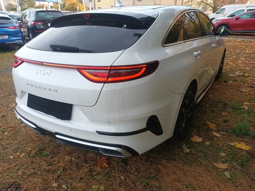 Kia ProCeed