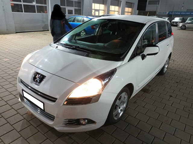 Peugeot 5008 2014