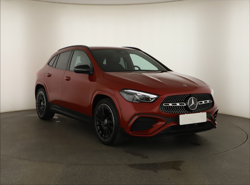Mercedes-Benz GLA 200
