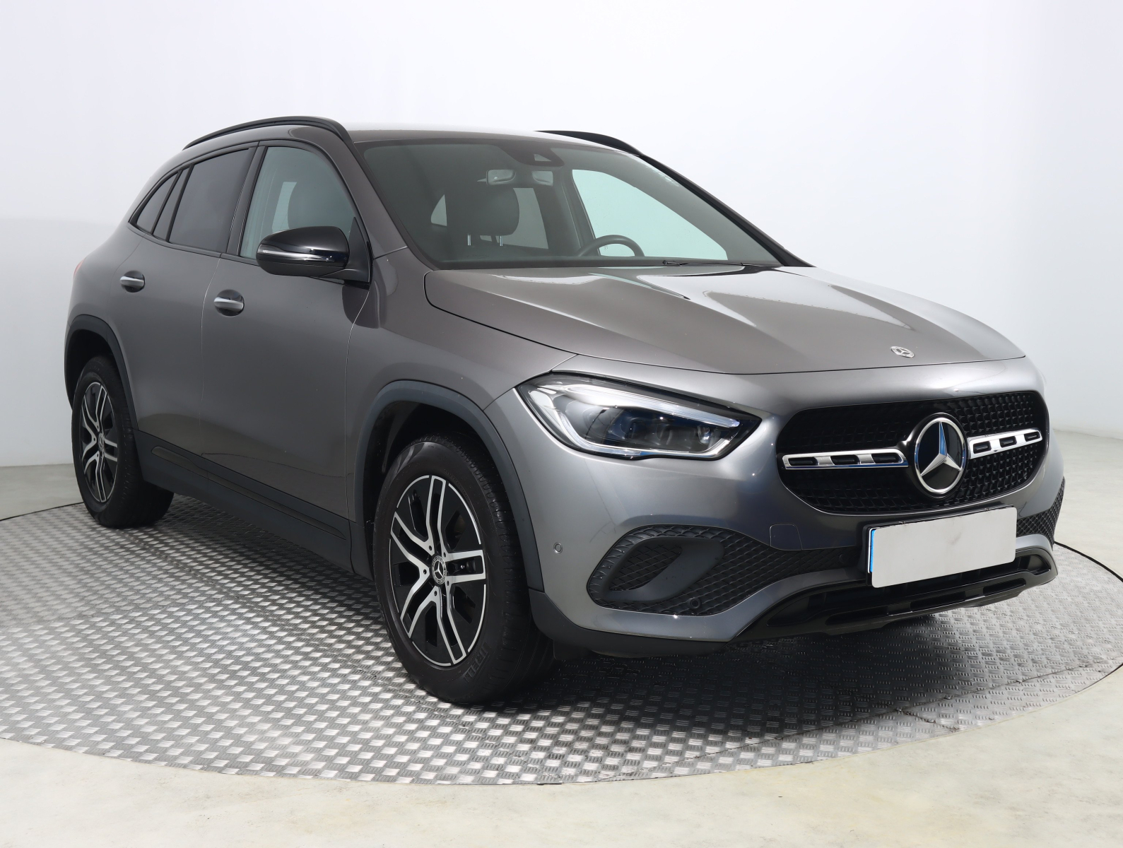 Mercedes-Benz GLA - 2023