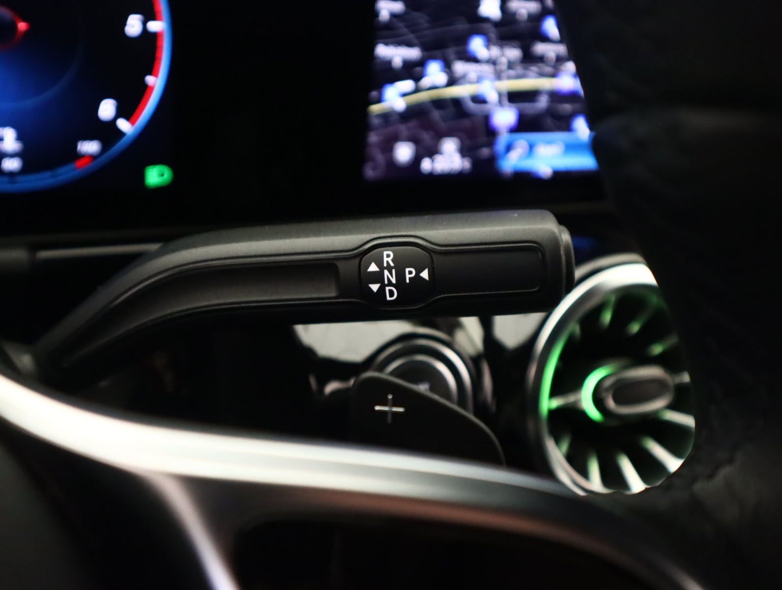 Mercedes-Benz GLA - 2023