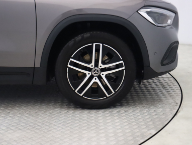 Mercedes-Benz GLA - 2023