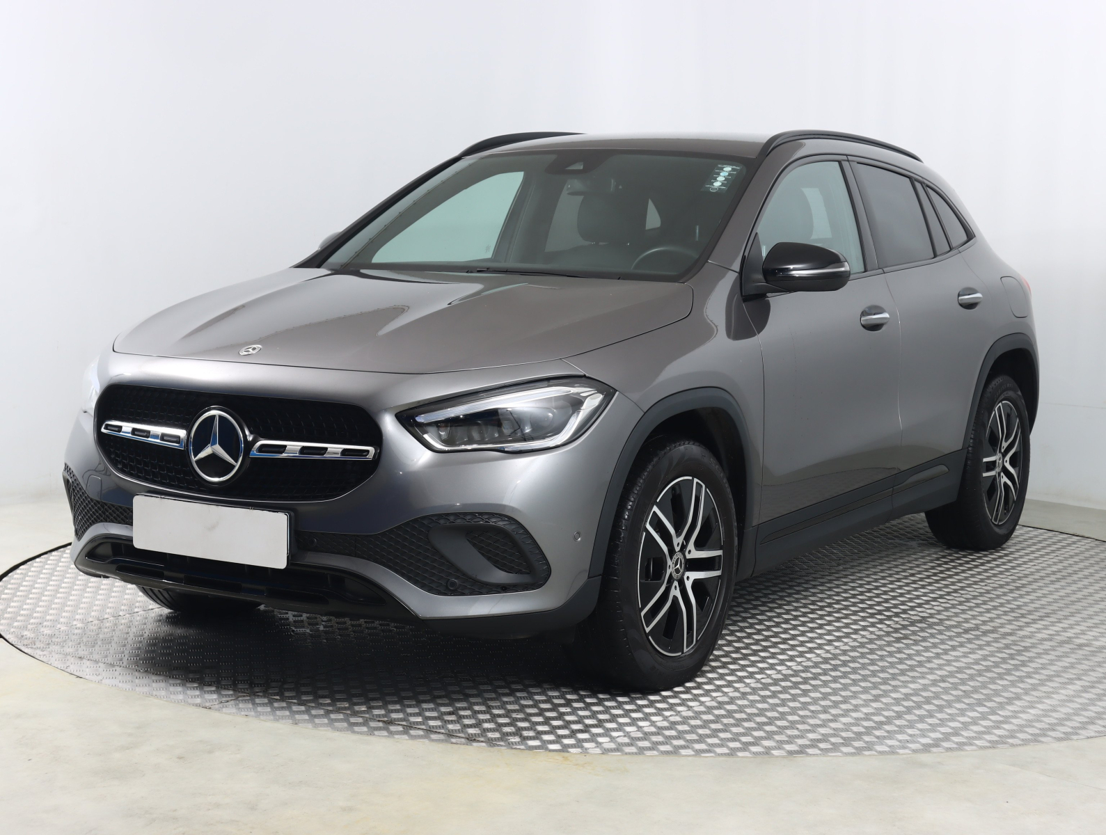 Mercedes-Benz GLA - 2023