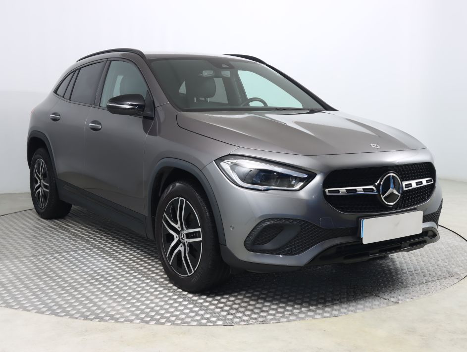 Mercedes-Benz GLA - 2023