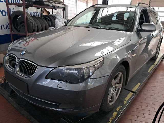 BMW 523i