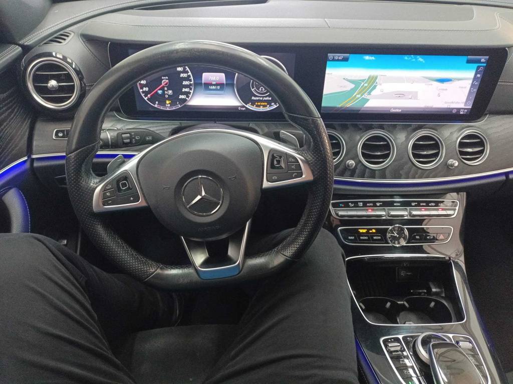 Mercedes-Benz E