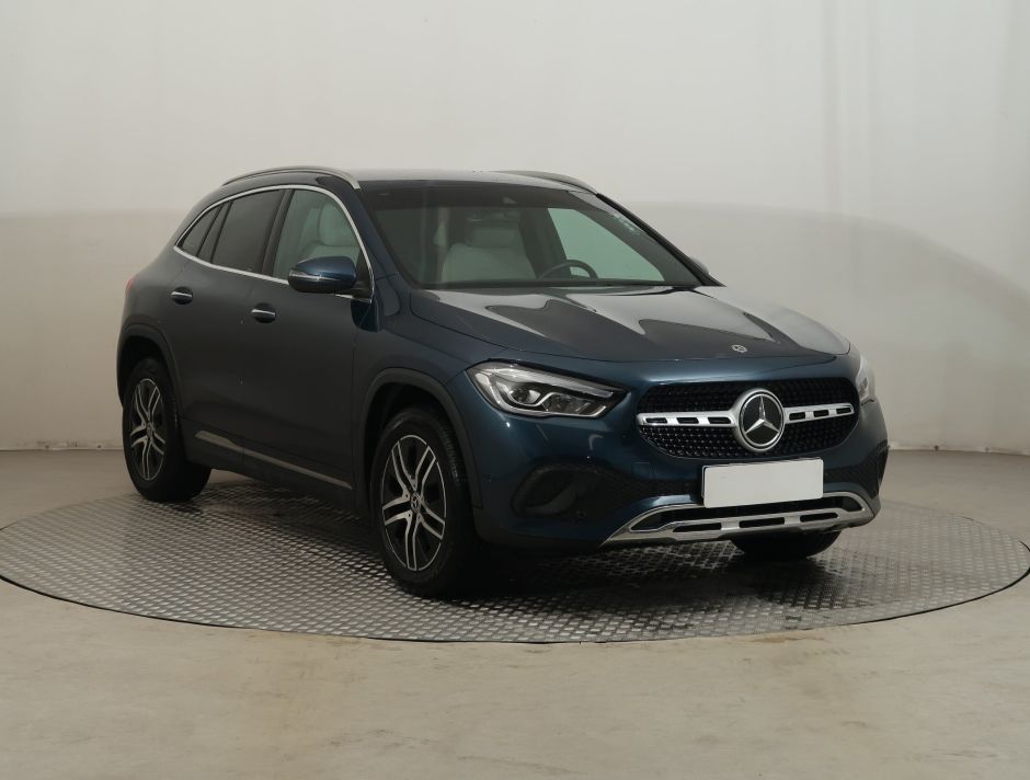 Mercedes-Benz GLA - 2021