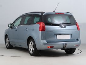 Peugeot 5008 - 2012