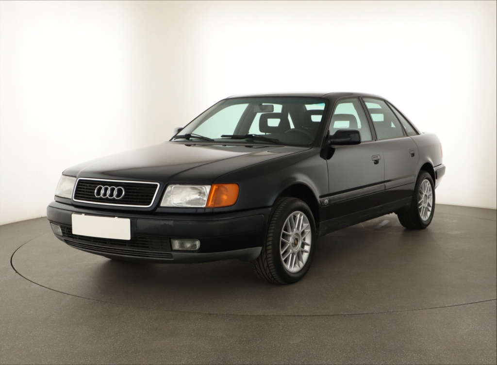 Audi 100