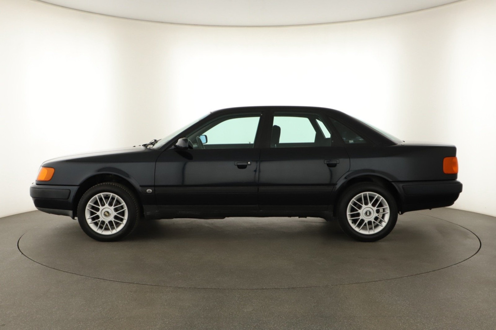 Audi 100