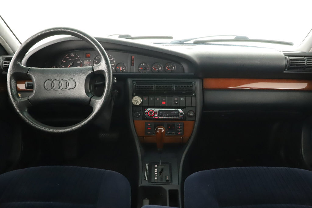 Audi 100