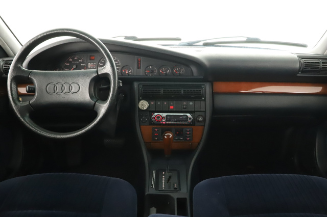 Audi 100