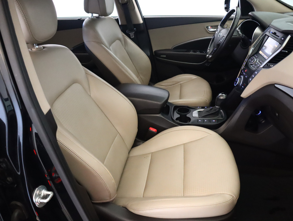 Hyundai Grand Santa Fe