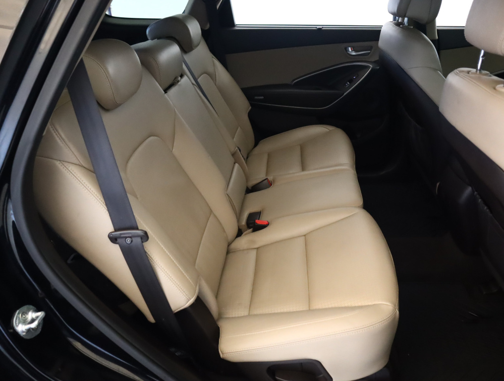 Hyundai Grand Santa Fe