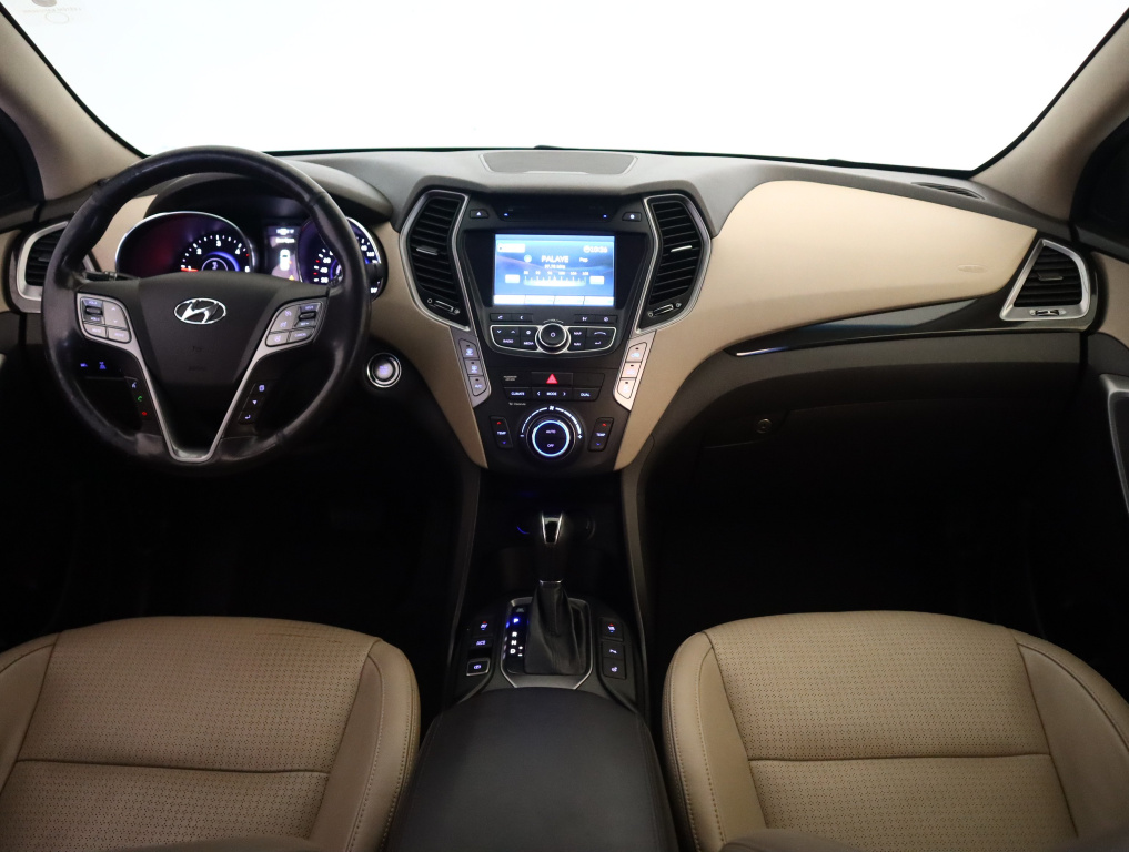 Hyundai Grand Santa Fe