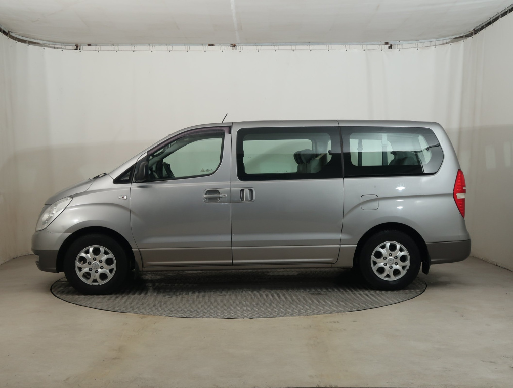 Hyundai H-1 Tour