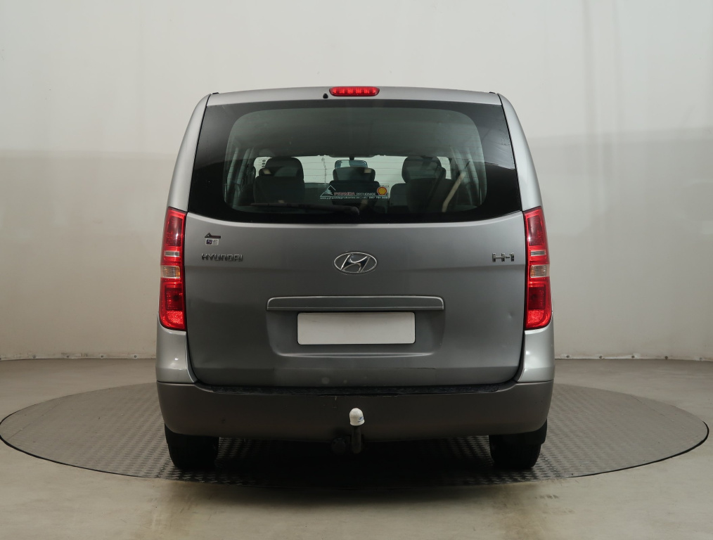 Hyundai H-1 Tour