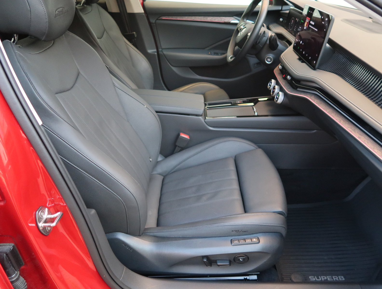 Škoda Superb - 2024