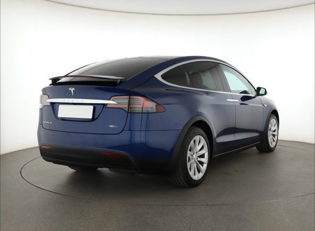 Tesla Model X 90D