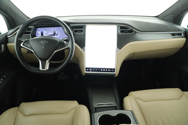Tesla Model X 90D