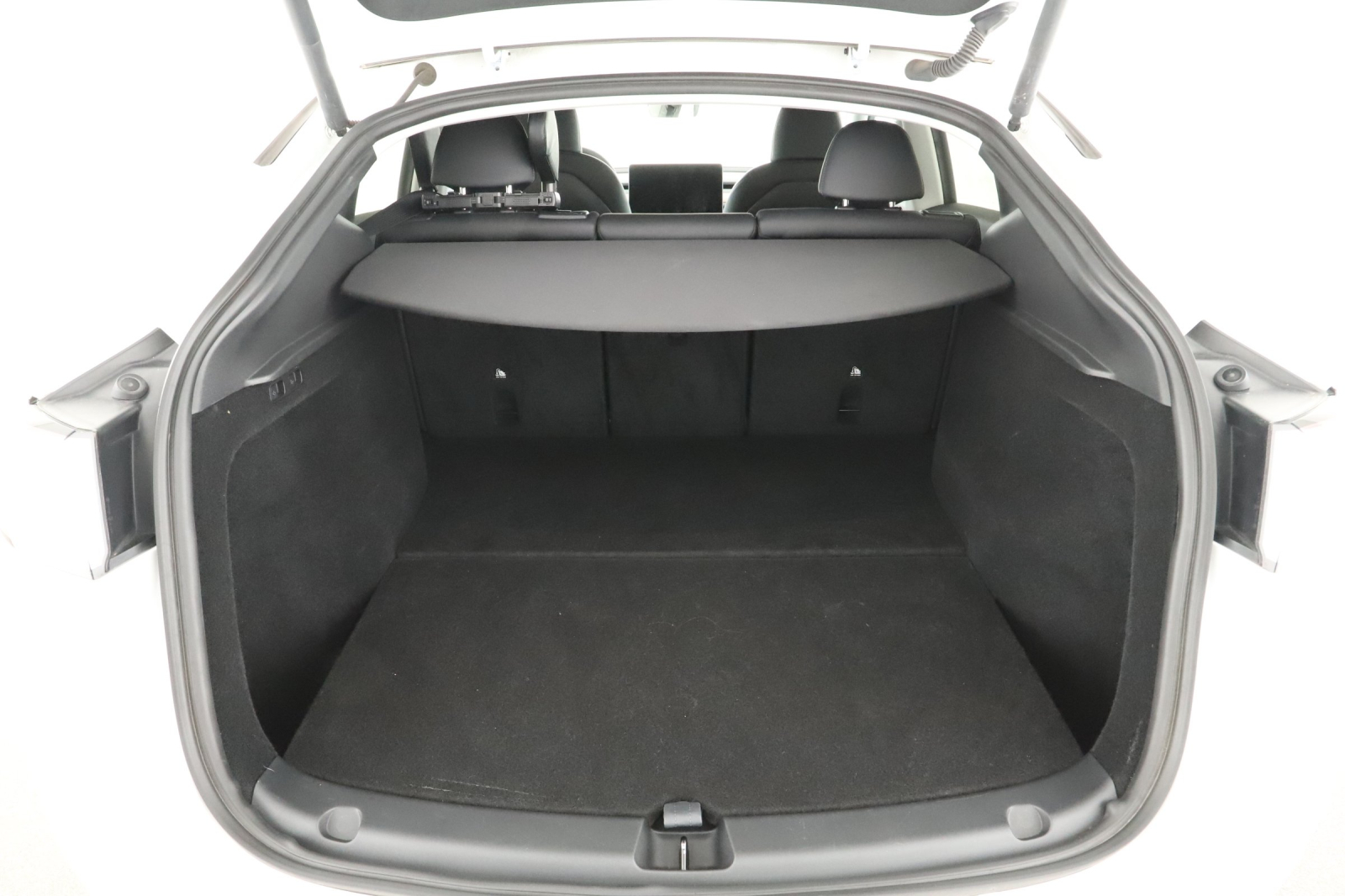 Tesla Model Y - 2023