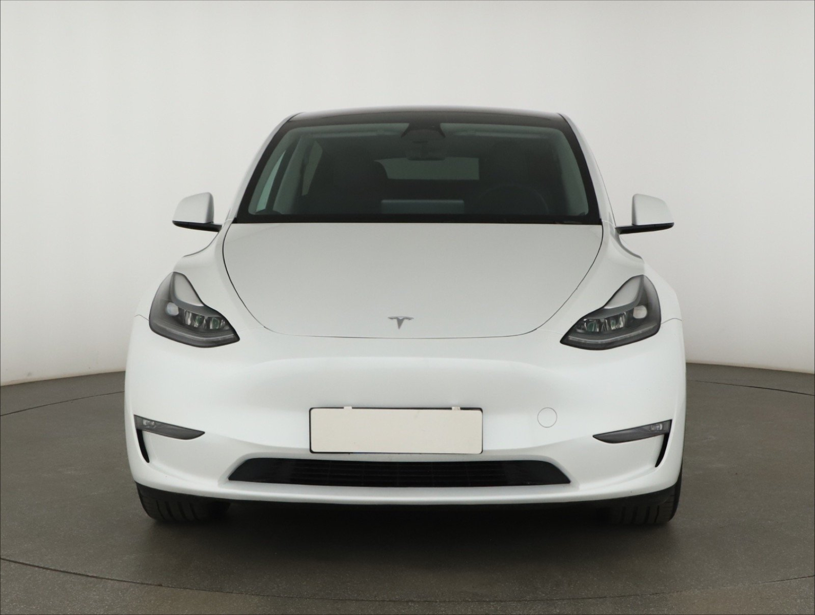 Tesla Model Y - 2023