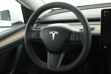 Tesla Model Y - 2023