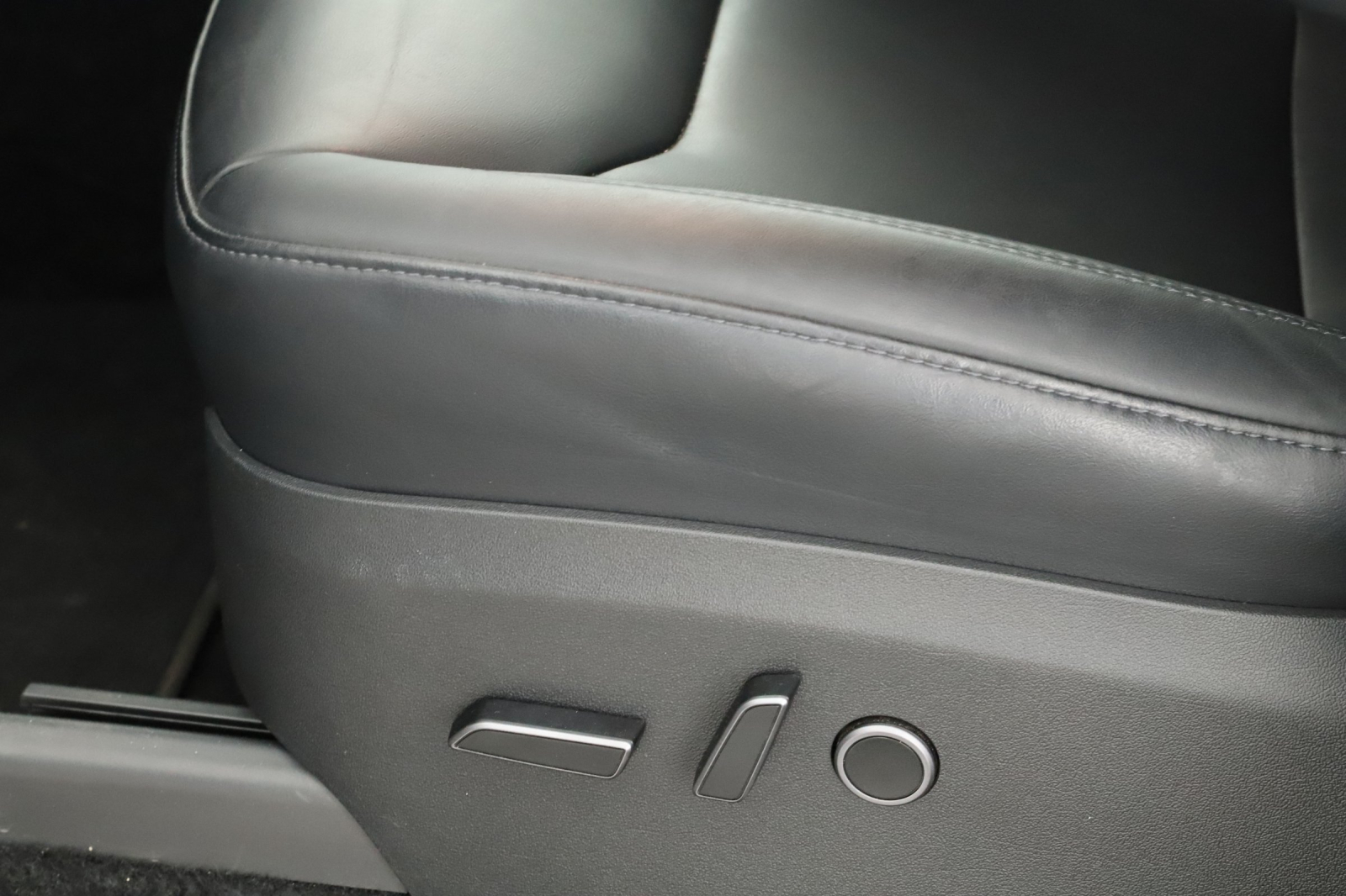 Tesla Model Y - 2023