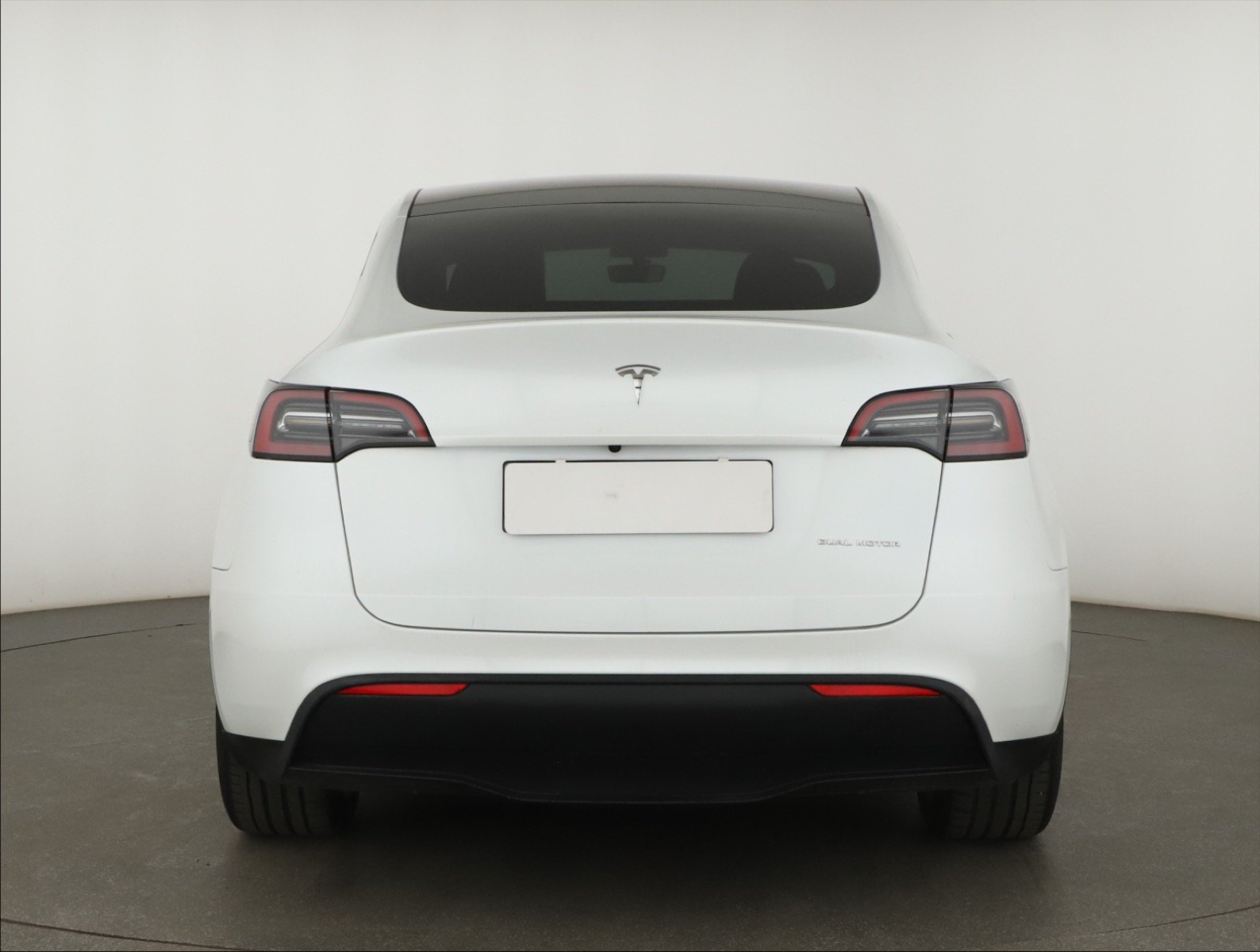 Tesla Model Y - 2023