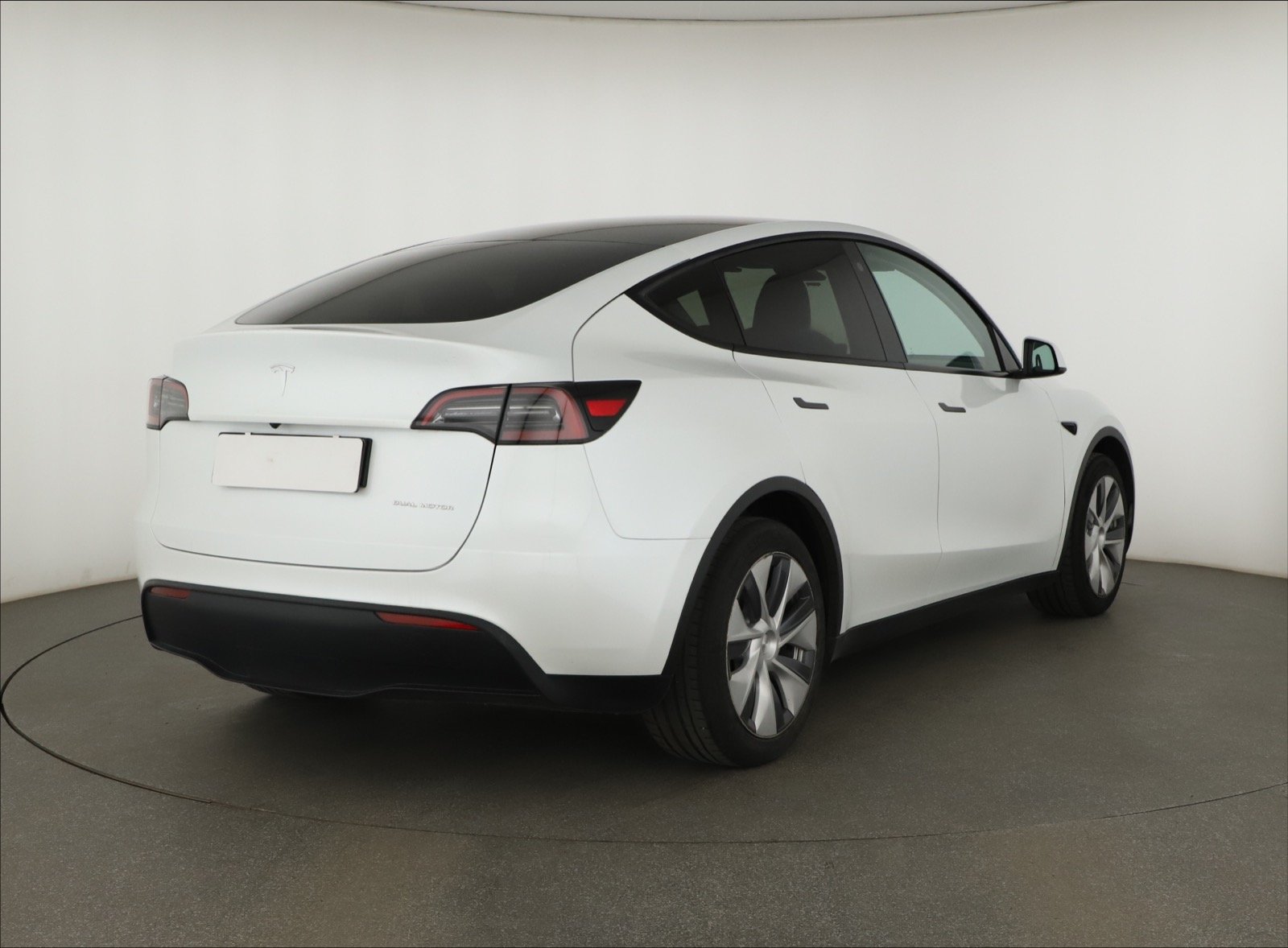 Tesla Model Y - 2023