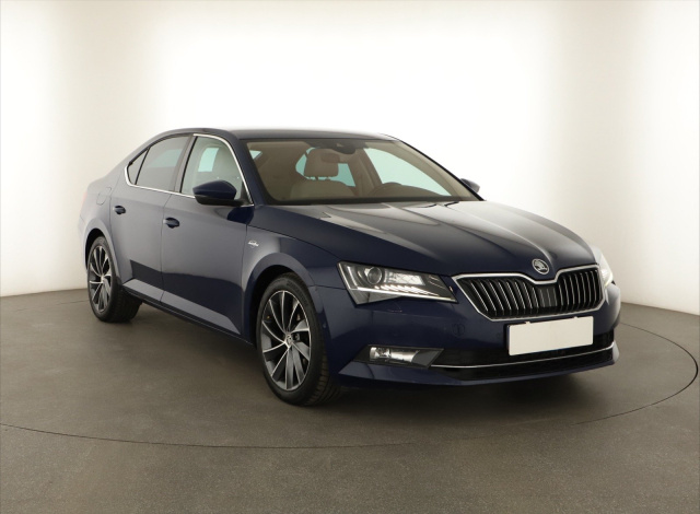 Škoda Superb 2016