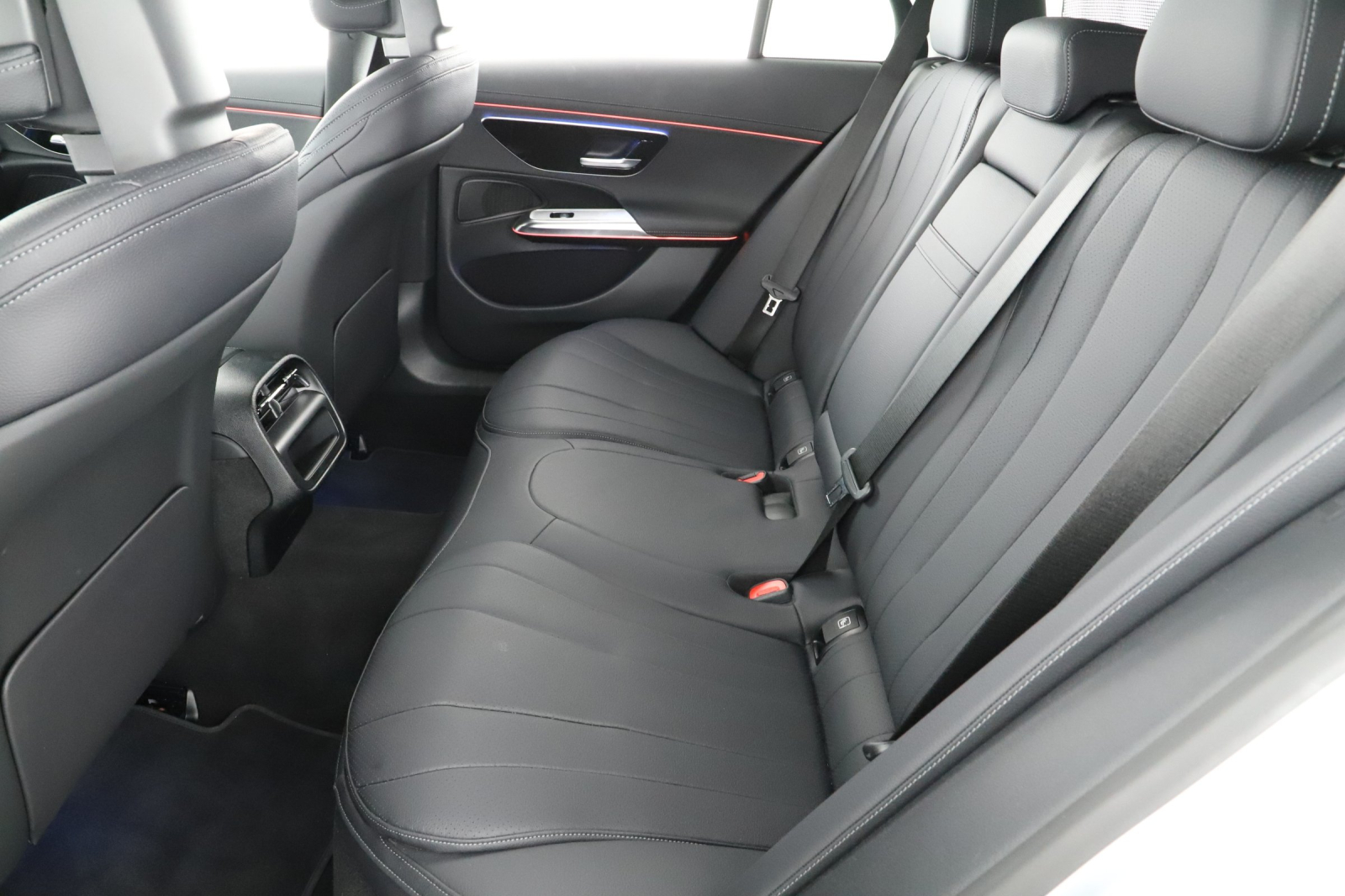 Mercedes-Benz E - 2024