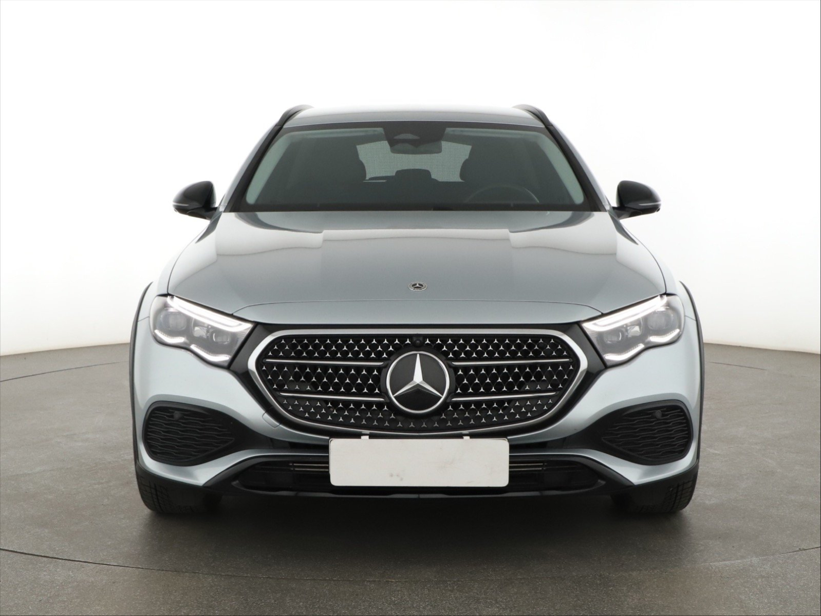 Mercedes-Benz E - 2024