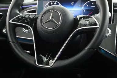 Mercedes-Benz E - 2024