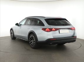 Mercedes-Benz E - 2024