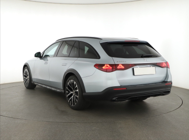 Mercedes-Benz E - 2024