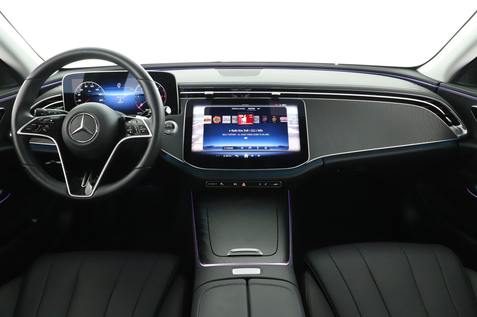 Mercedes-Benz E - 2024