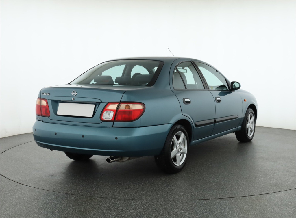 Nissan Almera