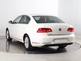 Volkswagen Passat - 2012