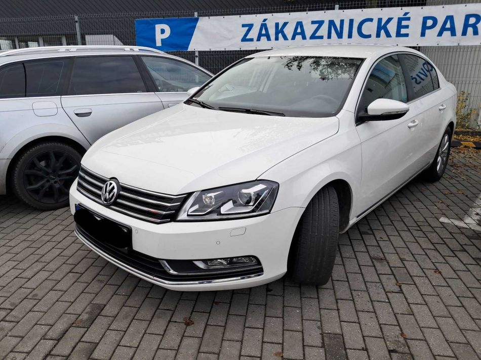 Volkswagen Passat - 2012