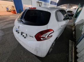 Peugeot 208 - 2015