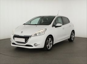 Peugeot 208 - 2015