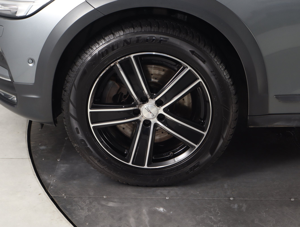 Volvo V90 Cross Country